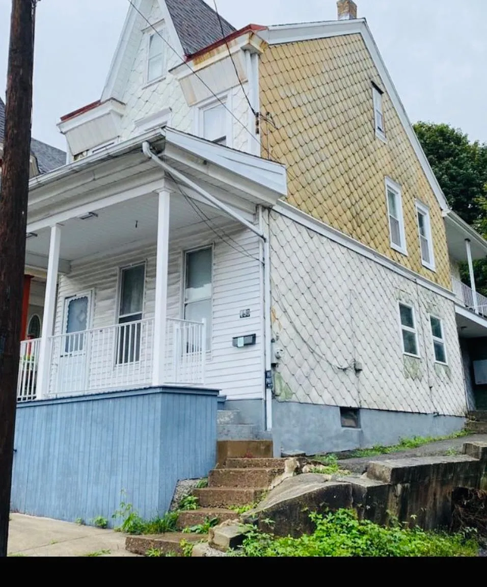 430 Fairview St — Photo 4