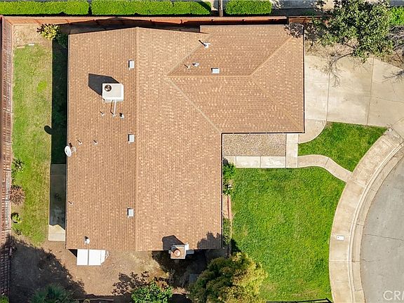 2nd image of 19 Sun Valley Ct