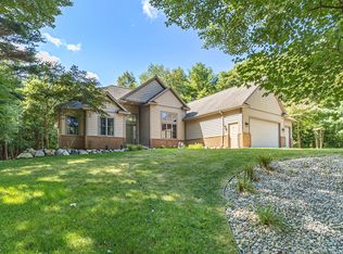 6396 Boulder Dr, Norton Shores, MI 49444