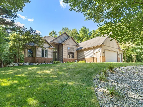 6396 Boulder Dr, Norton Shores, MI 49444