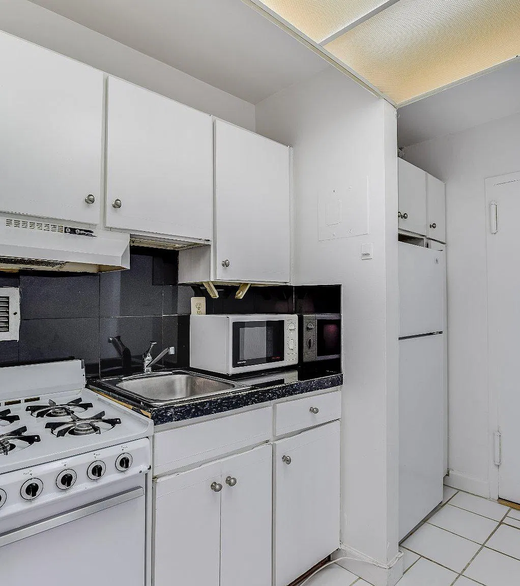 Studio, 1.0 bath, 401 sqft, $1,900 — Photo 4
