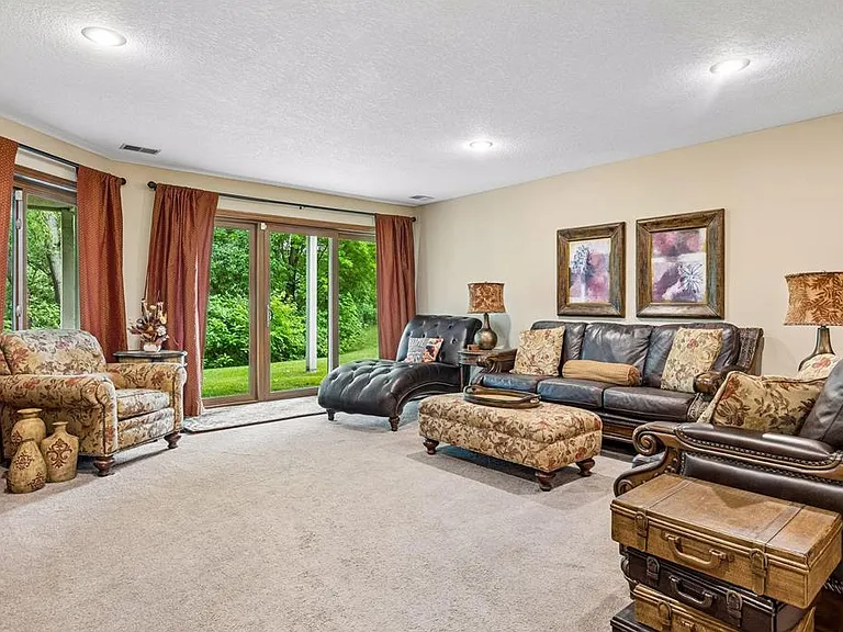 18464 Farmstead Cir — Photo 18