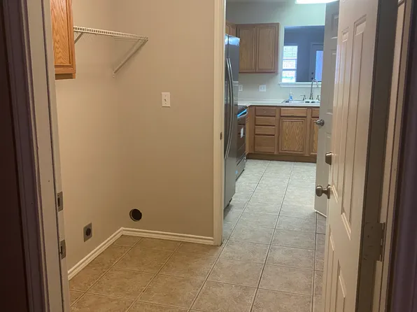 302 N Chicago Ave #A, Lubbock, TX 79416