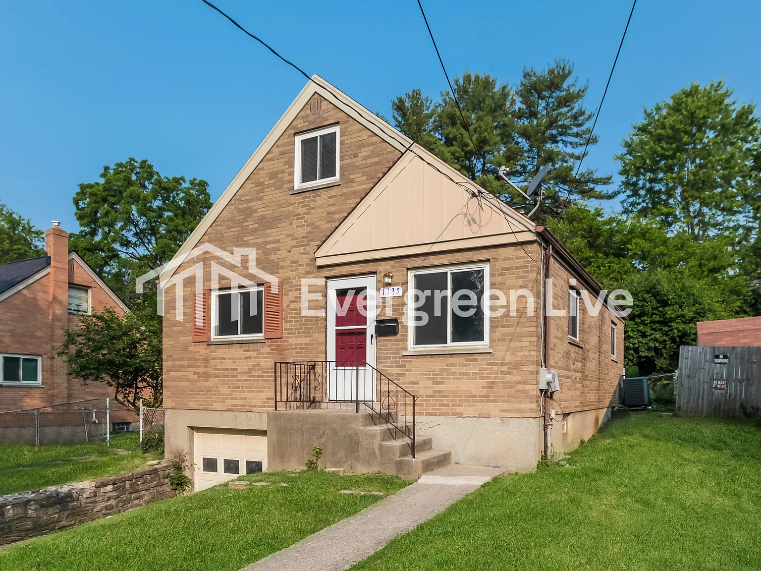 4 bed, 1.0 bath, 1332 sqft, $1,545 — Photo 2
