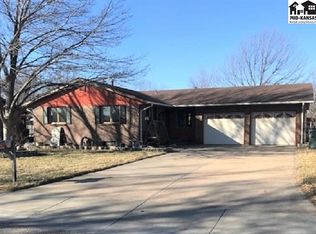 2411 Rambler Rd, Hutchinson, KS 67502