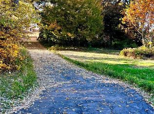 2825 Charbonier Rd, Florissant, MO 63031