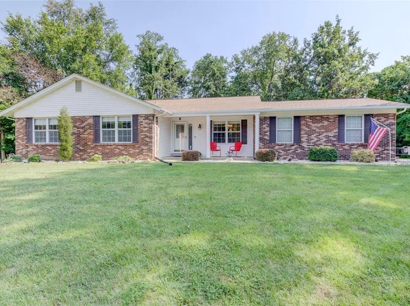 4008 Emerald Dr, Saint Charles, MO 63304