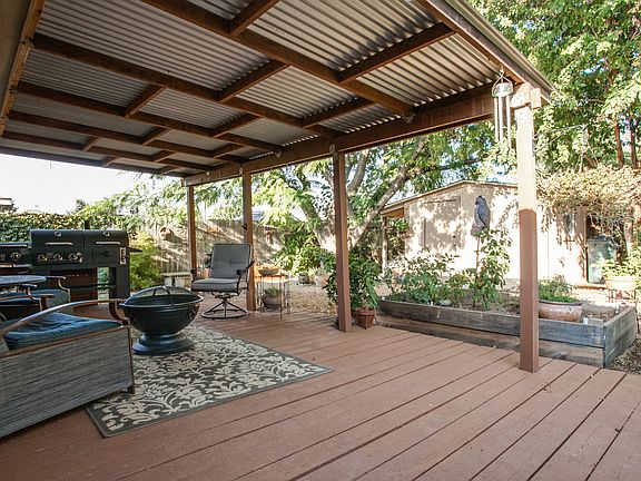 4th image of 305 Candlewood Pl