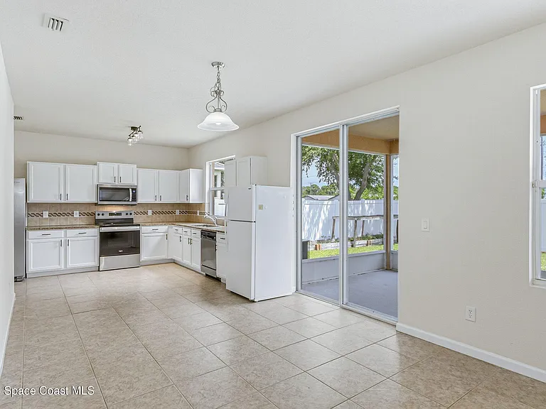 3747 Mount Carmel Ln — Photo 5