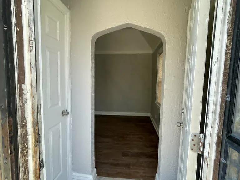 16219 Northlawn St — Photo 4