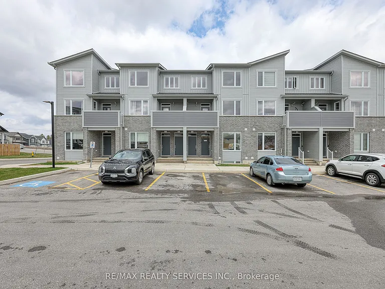 925 Deveron Cres #12 — Photo 3
