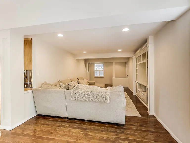 1337 Crockett Ln — Photo 14