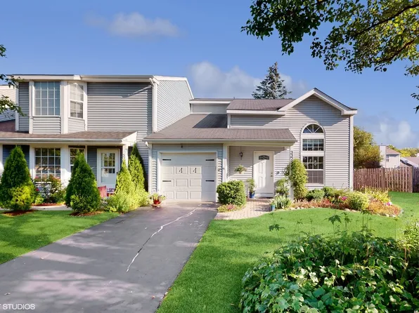 3326 Southport Dr, Island Lake, IL 60042