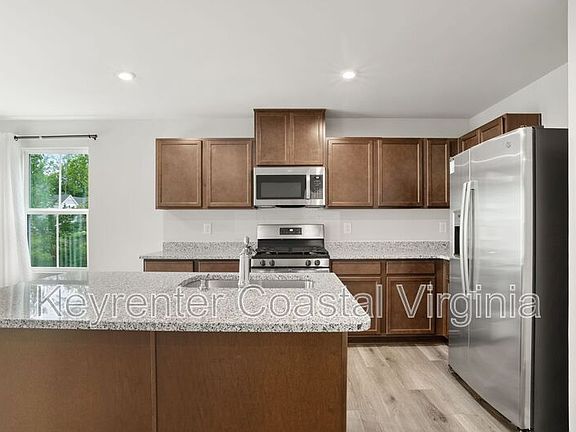 3rd image of 116 Sourgum Ln