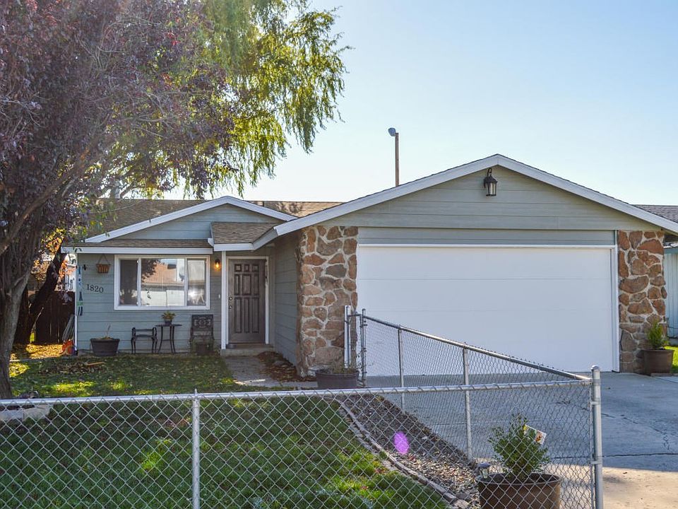 1820 Pickens Loop - Yakima, WA 98908