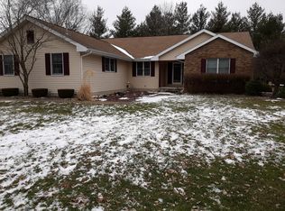 10429 N 330th St, Casey, IL 62420