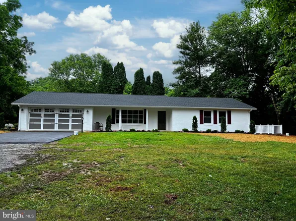 12696 Leetown Rd, Kearneysville, WV 25430