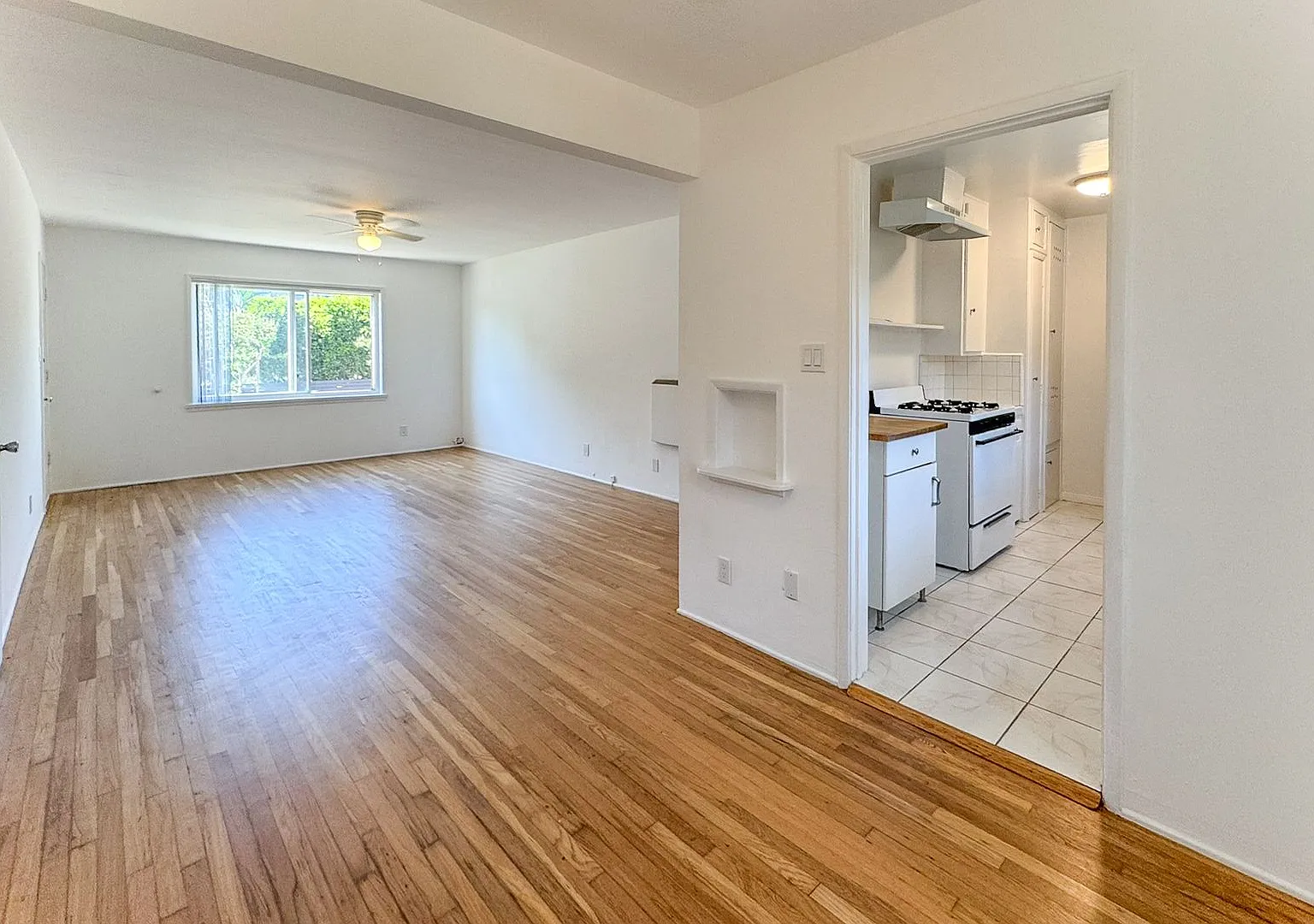 Sunset Park Neighborhood | Downstairs 1BD/1BA — Photo 1