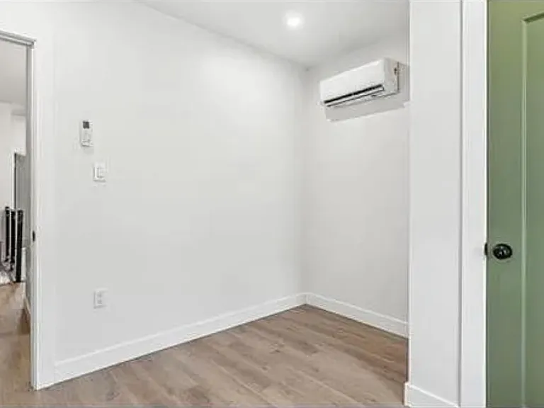207 S 58th St #2 — Photo 2