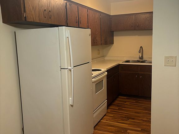 2nd image of W202 Madison Ave