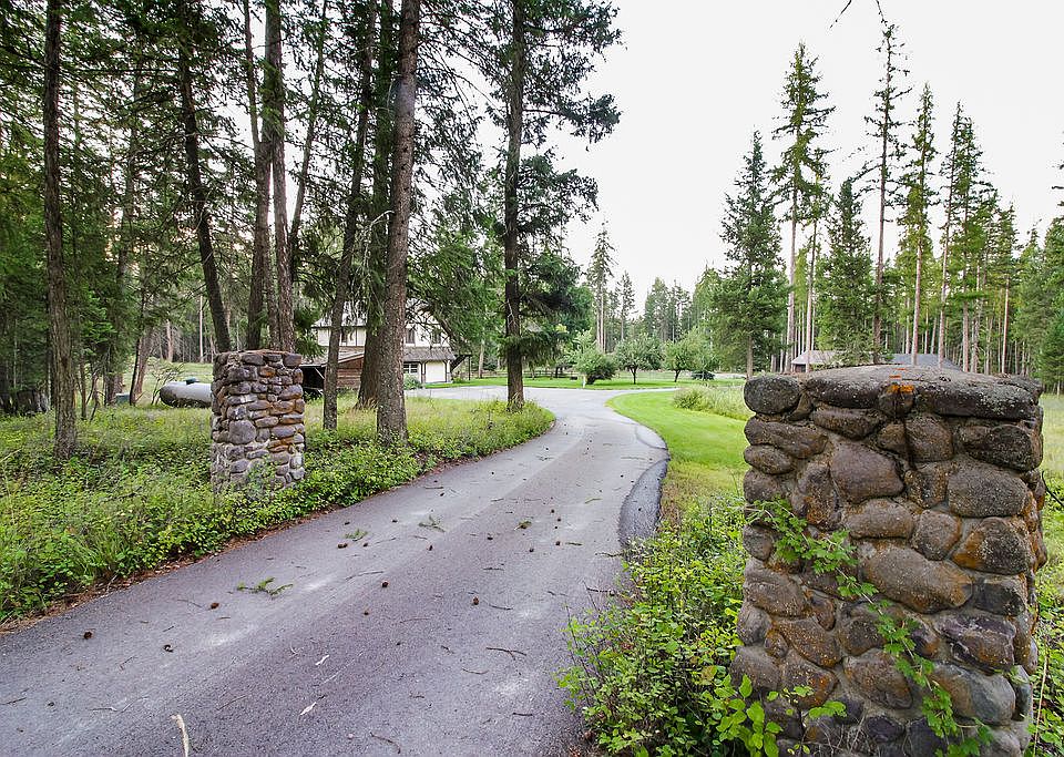 Approach to home from north driveway.