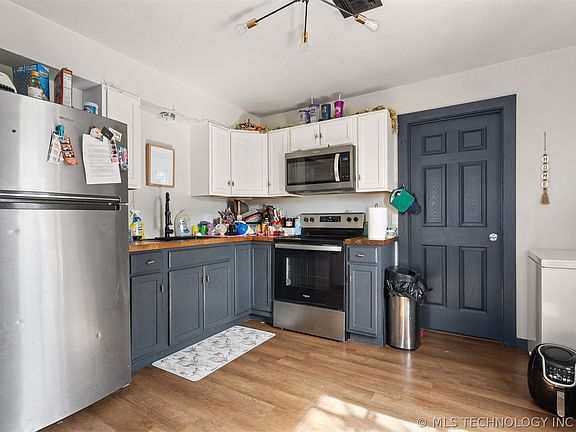 5th image of 44 10th St