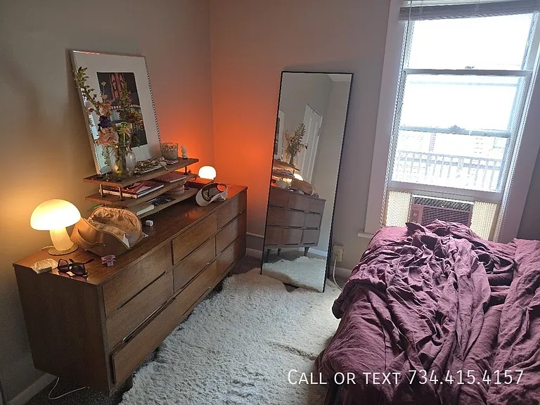 110 E Summit St — Photo 16