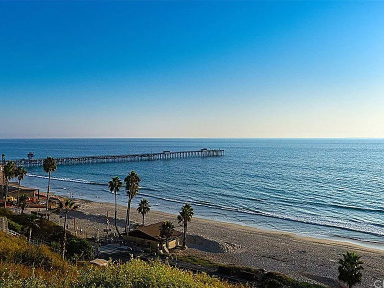 San Clemente Pier Bowl