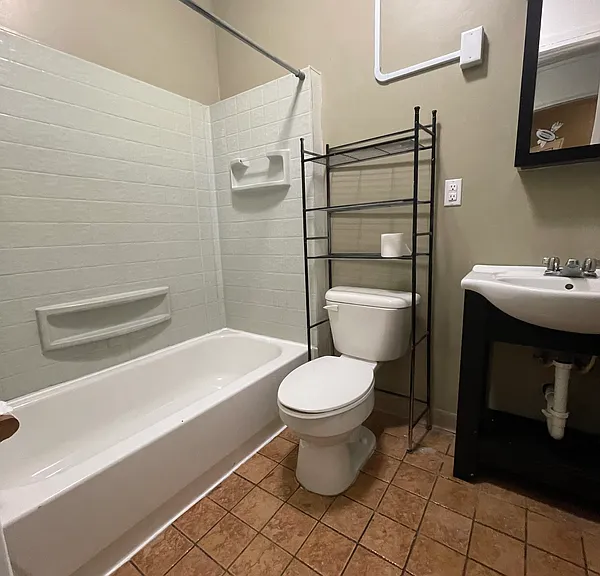 208 E Howard St #1 — Photo 1