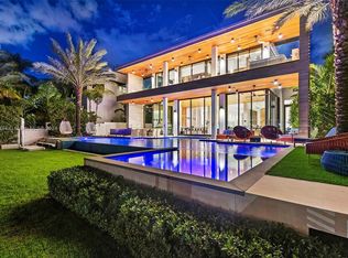 5201 Pine Tree Dr, Miami Beach, FL 33140