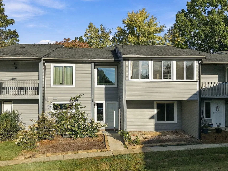 6610 Point Comfort Ln