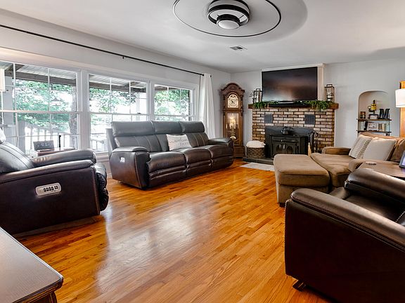 3rd image of 712 S Gilman Avenue