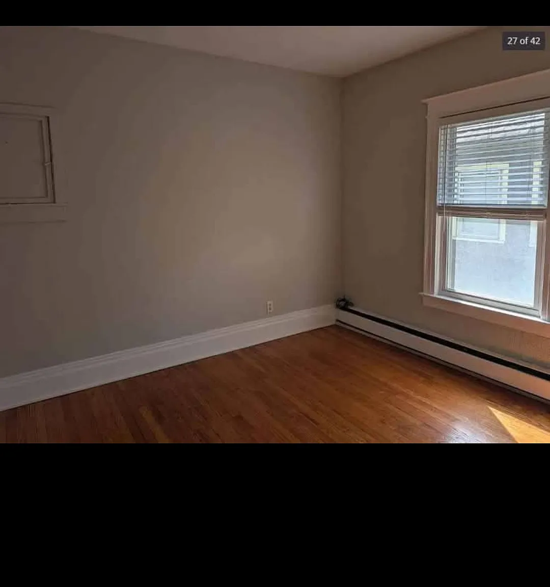 3 bed, 1100 sqft, $1,650 — Photo 3