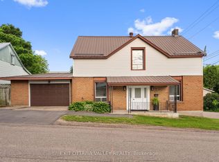 164 Maple Ave, Pembroke, ON K8A 1L2