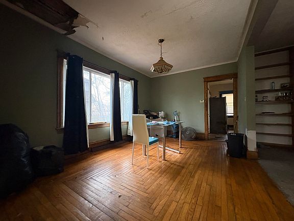 2nd image of 149 Oaklawn Ave