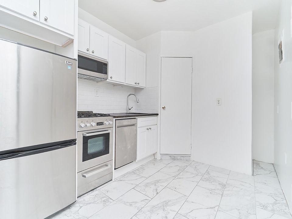 2nd image of 326 E 74th St APT 12