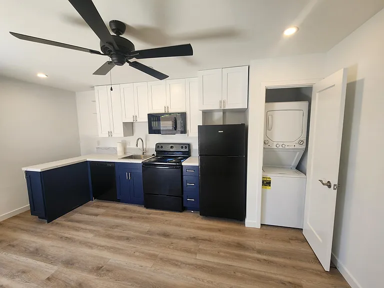 328 Edgehill Ln #2 — Photo 9