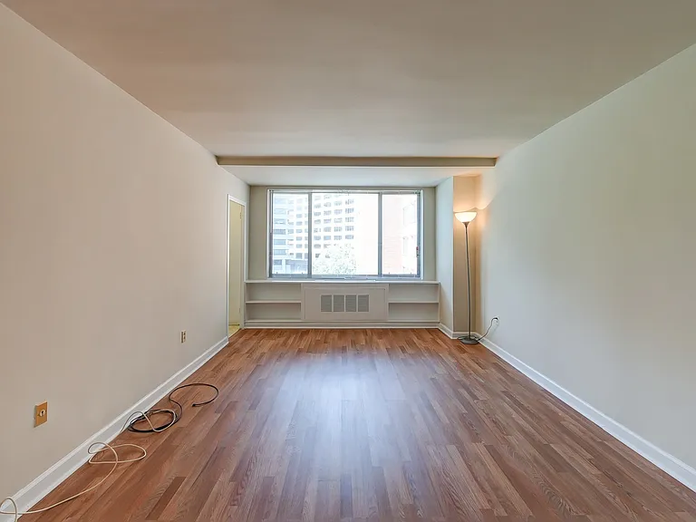 1121 Arlington Blvd #638 — Photo 2