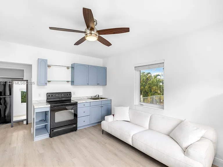 4340 Pine Tree Dr — Photo 24
