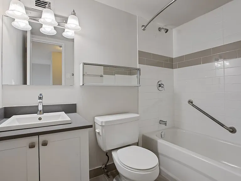 141 Augusta St — Photo 9