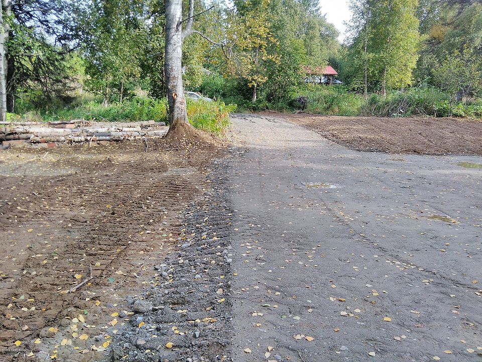 2nd image of 36578 S Parks Hwy