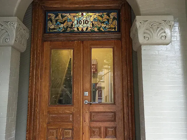 3 bed, 1250 sqft, $2,500 — Photo 3
