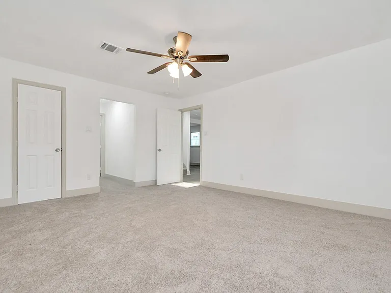 1501 Maiden Ln — Photo 18