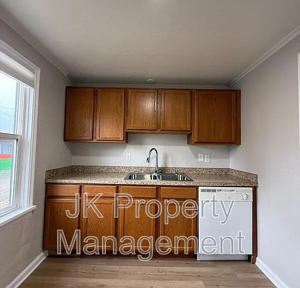 1716 6th St NW #1 — Photo 15