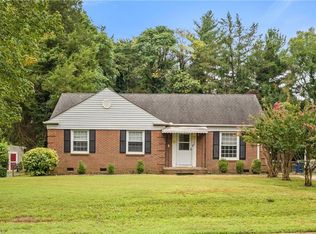 108 Flintfield Dr, Winston Salem, NC 27103