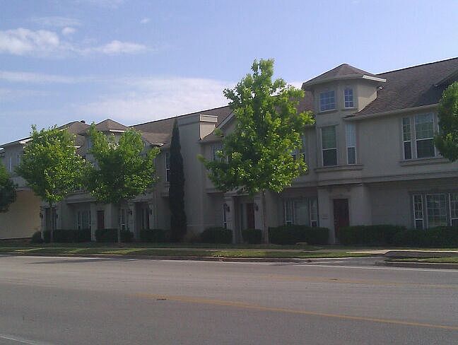 University Heights Outside Photo