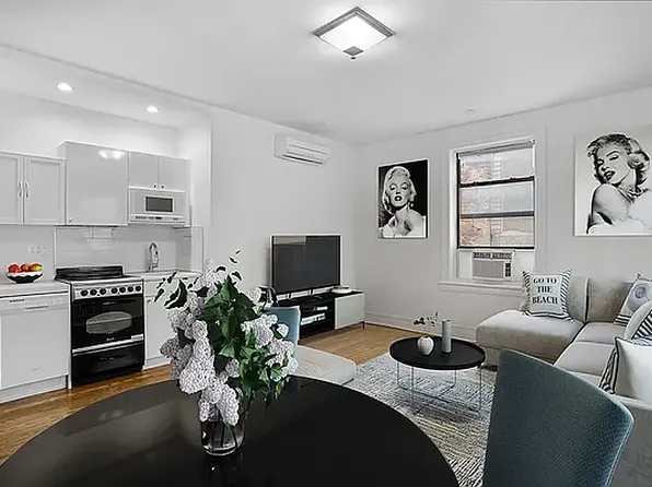 102 W 79th St, New York, NY
