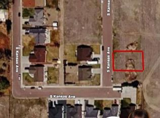18 S Kansas Ave, Guernsey, WY 82214