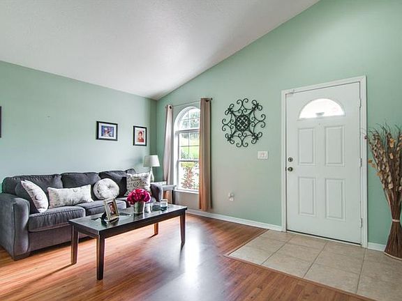 4th image of 405 Lisa Ann Ct