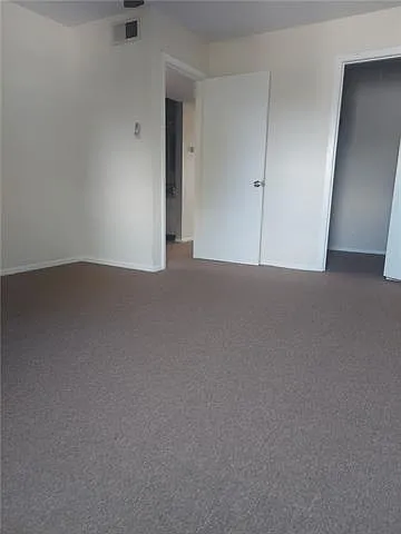 2 bed, 1.0 bath, 987 sqft, $1,100 — Photo 3